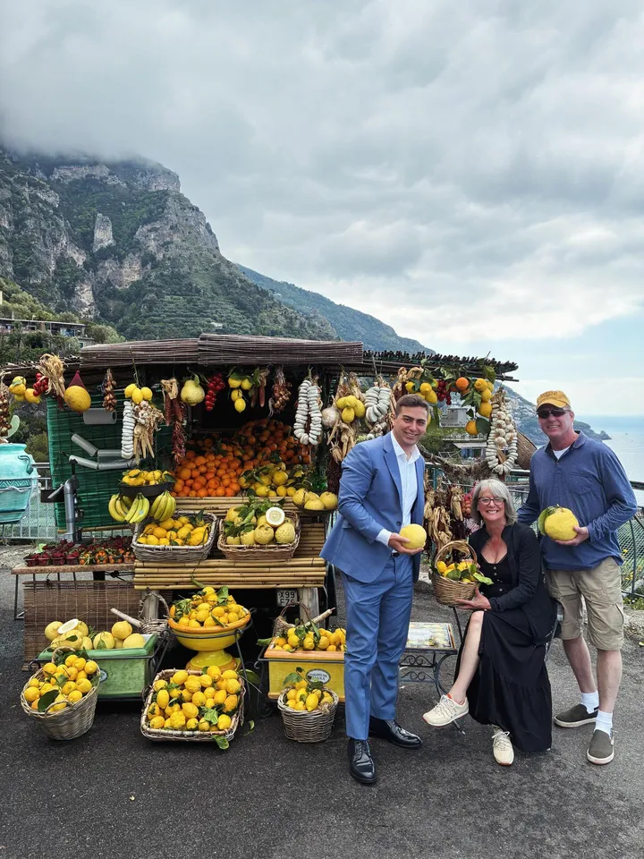 Between the scent of lemons and the views of my homeland, the best part of my job is right here: making people happy. 🍋…